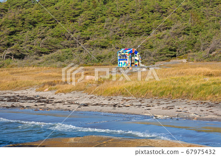 Plastic House Beach 67975432