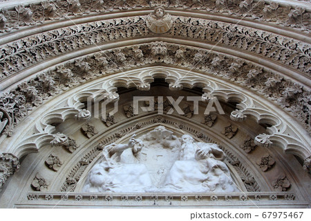Portal of Zagreb cathedral  67975467