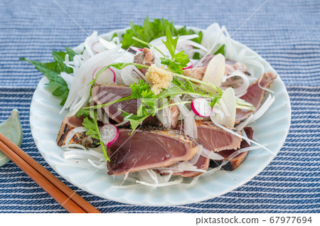 Skipjack carpaccio 67977694