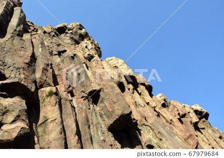 Towering rocks and cliffs 67979684