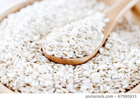 Rolled barley Rolled barley 67980933