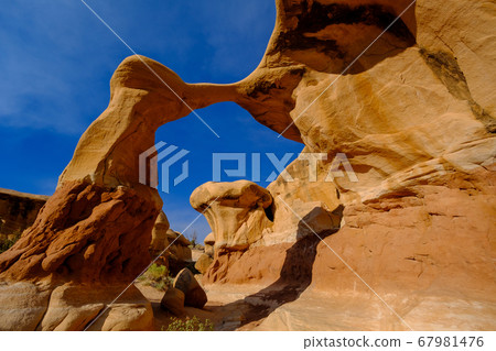 Grand Staircase National Monument, Metate Arch 67981476