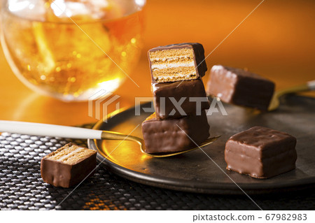 小巧克力蛋糕 小巧克力蛋糕 67982983