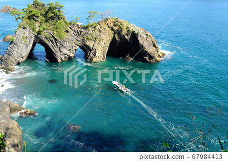 Goishi海岸的風景,在Anatsuiso的小型遊覽船 Goishi海岸的風景,在Anatsuiso的小型遊覽船 67984413