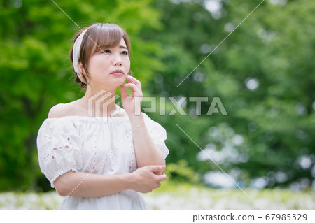 Woman in the green Woman in the green 67985329