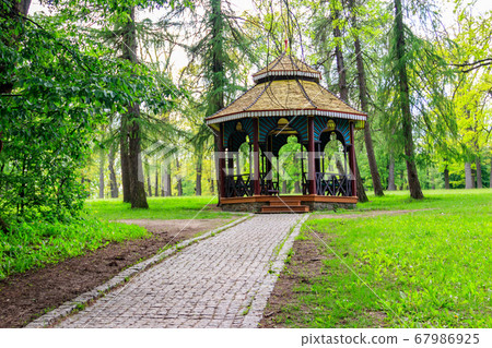 Chinese gazebo in Sofiyivka park in Uman, Ukraine Chinese gazebo in Sofiyivka park in Uman, Ukraine 67986925
