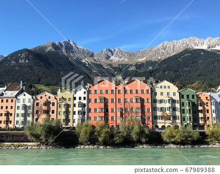 因斯布魯克山脈和城市景觀 67989388