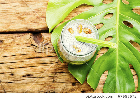 Healthy chia pudding Healthy chia pudding 67989672