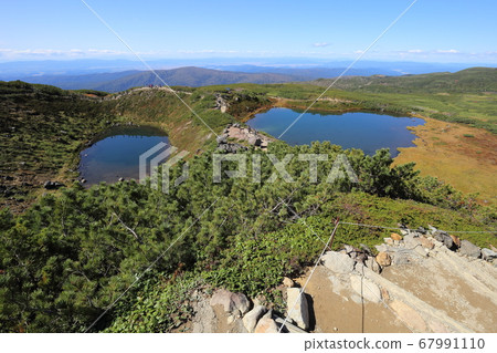 Hokkaido Higashikawa Autumn Asahi-dake Meotoike Pond (Kagaike Pond/Suribachi Pond) 67991110