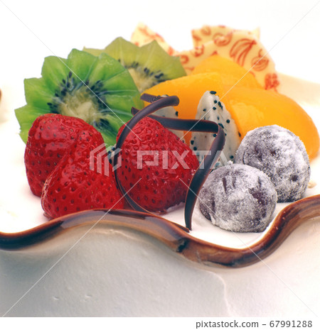 Fresh fruit cake Fresh fruit cake 67991288