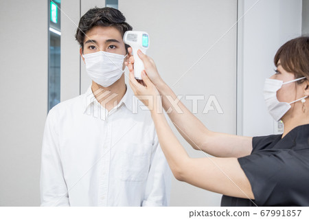 電子溫度計的溫度測量 67991857