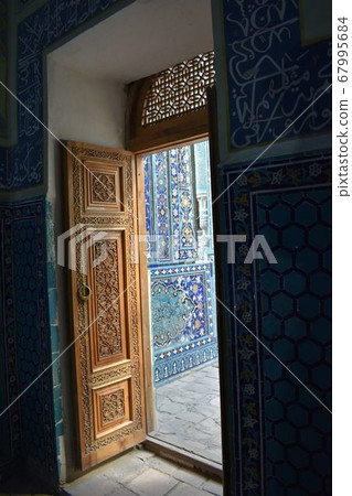 Uzbekistan door 67995684