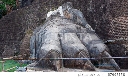 Sigiriya Rock Lion Feet 67997158