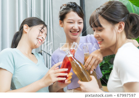 Women party, drinking 67997597