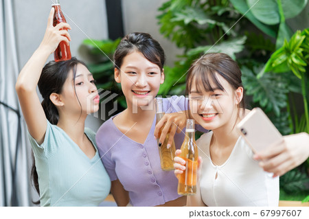 Women party, drinking 67997607