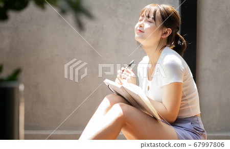 Woman lifestyle Woman lifestyle 67997806