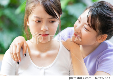 Women argrument 67997863