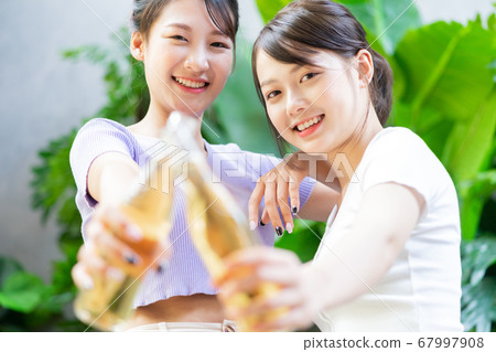 Women party, drinking 67997908