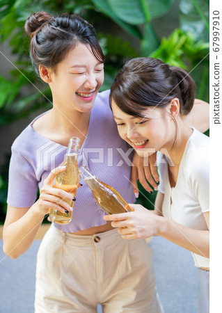 Women party, drinking 67997910