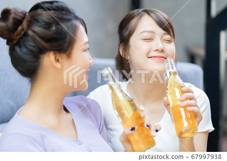 Women party, drinking 67997938