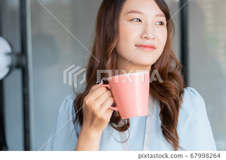 Business woman working 67998264