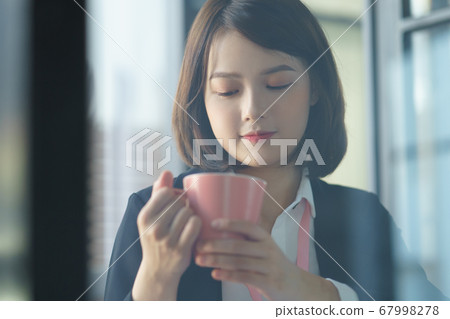 Business woman working 67998278