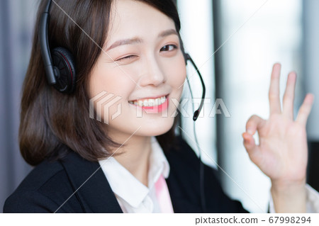 Business woman working 67998294
