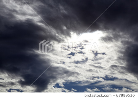 Clouds,sun,sunlight,paju city,gyeonggi-do Clouds,sun,sunlight,paju city,gyeonggi-do 67999530