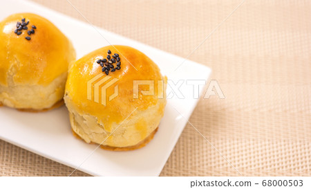中秋節 蛋黃酥 月餅 特寫 Moon Festival yolk pastry cake げっぺい 中秋節 蛋黃酥 月餅 特寫 Moon Festival yolk pastry cake げっぺい 68000503