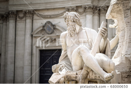 Statue of Zeus in Fountain, Piazza Navona, Rome, Statue of Zeus in Fountain, Piazza Navona, Rome, 68000650