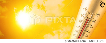 thermometer shows the temperature is hot 68004178