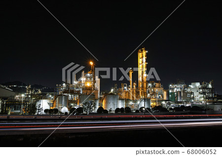 Shizuoka / Factory night view and light trails of national roads Shizuoka / Factory night view and light trails of national roads 68006052