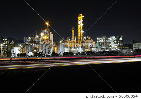 Shizuoka / Factory night view and light trails of national roads Shizuoka / Factory night view and light trails of national roads 68006054