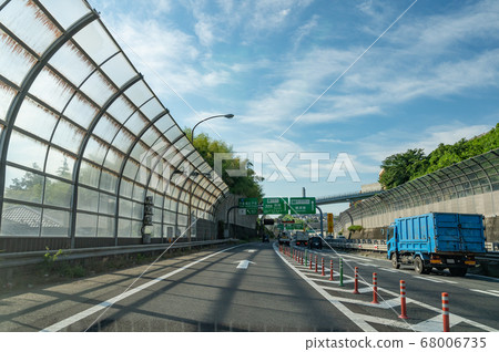 Yokohama Shindo and Yokohama Yokosuka Road junction 68006735