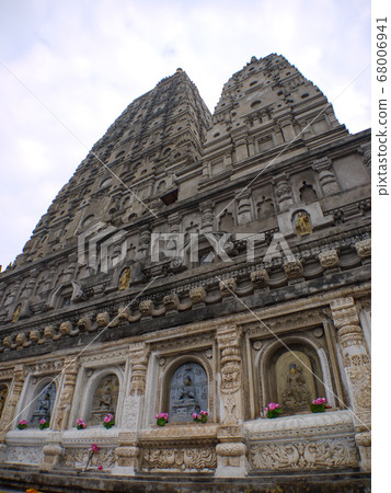 Board Gaya: Mahabodhi Temple 68006941
