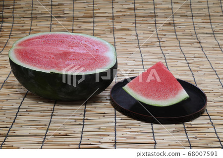 Seedless watermelon harvest Seedless watermelon harvest 68007591