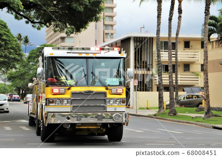 在夏威夷遇到消防車 68008451