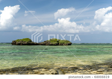 Okinawa Prefecture Iriomote Island star sand beach Okinawa Prefecture Iriomote Island star sand beach 68008819
