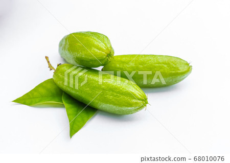 Averrhoa bilimbi fruit 68010076