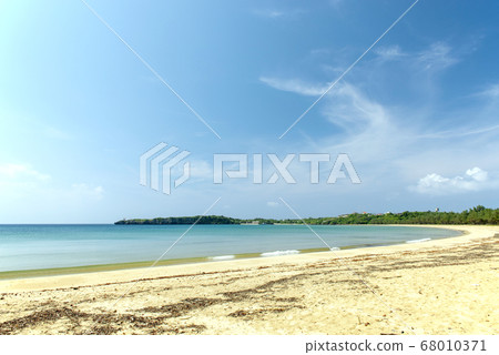 Tsukigahama, Iriomote Island, Okinawa Prefecture Tsukigahama, Iriomote Island, Okinawa Prefecture 68010371