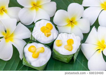coconut jelly in a pandan leaves cup coconut jelly in a pandan leaves cup 68010480