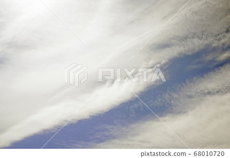  Blue sky and clouds 68010720