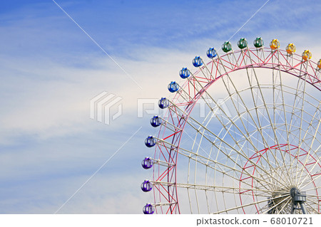 Ferris wheel  68010721