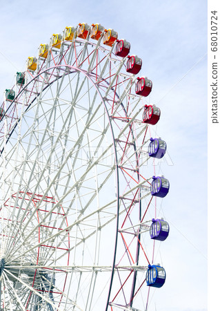 Ferris wheel  68010724