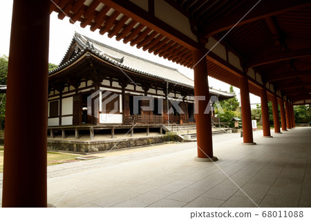 Yakushiji Temple overlooking Toindo from the East Corridor Yakushiji Temple overlooking Toindo from the East Corridor 68011088