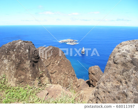 The sea as seen from Lanokau on Easter Island The sea as seen from Lanokau on Easter Island 68011397