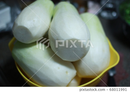 Trimmed radish Trimmed radish 68011991