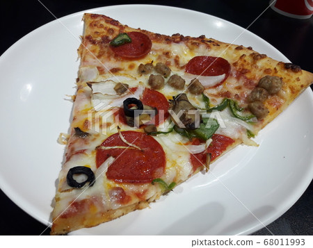 Slice of pizza 68011993