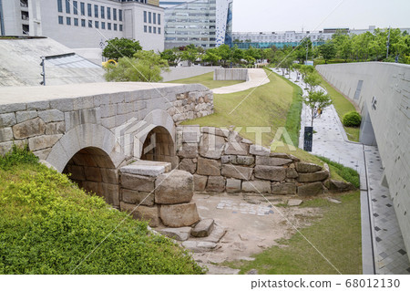 漢城省首爾城堡李甘蘇門，中區，首爾 68012130