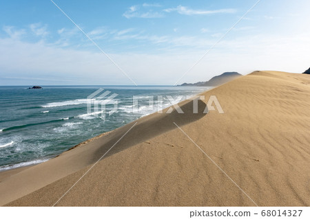 鳥取沙丘Windprint藍天 68014327